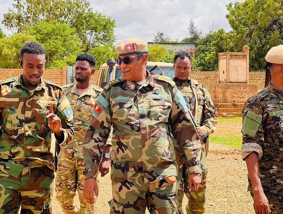 General Cirro oo ku sugan Baydhabo.jpg